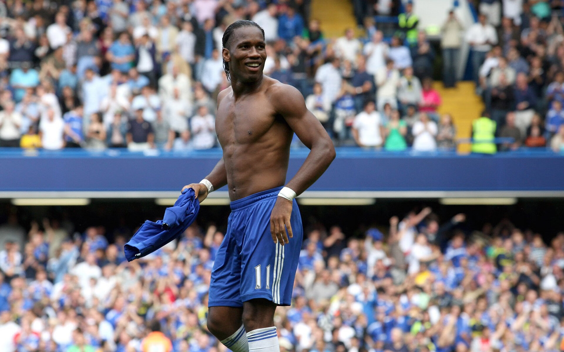 季后赛抢七之夜,楚阿梅尼彻底打爆防线,当沉默的盾牌变成最锋利的矛